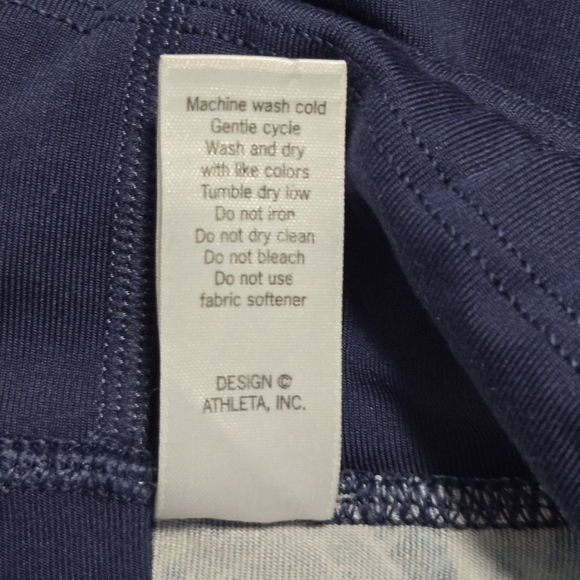 Athleta Revolve Stride Mid Rise Capri Indigo Floral Panel Leggings Size Medium - Picture 9 of 10